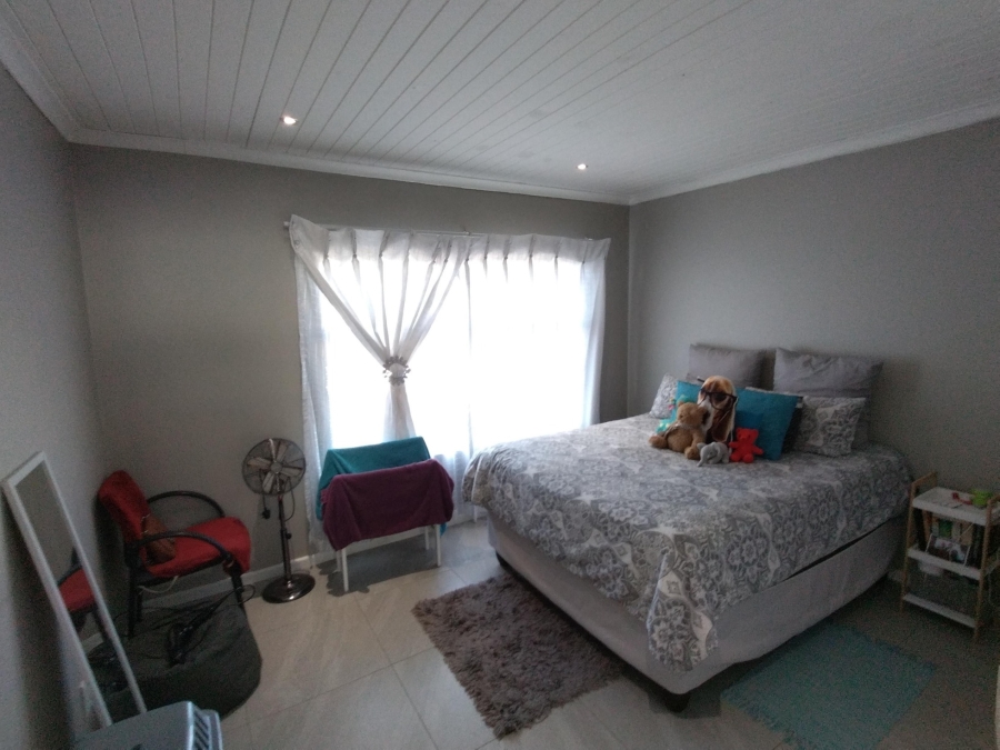 2 Bedroom Property for Sale in Sunnyridge Eastern Cape